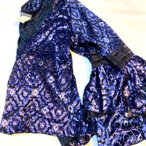 Vintag y2k purple flower top with groovy sleeves